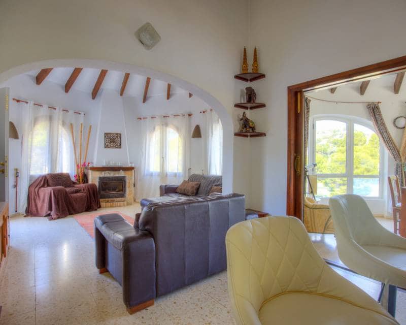 4 bedroom Villa for sale in Moraira with pool garage - € 595,000 (Ref: 9227729)