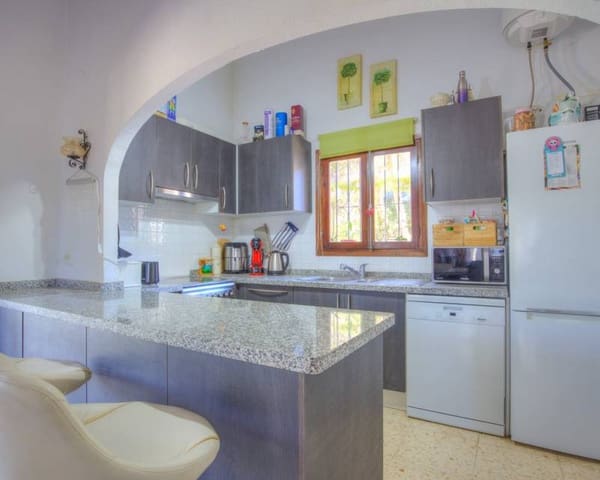 4 bedroom Villa for sale in Moraira, Teulada-Moraira with pool garage - € 595,000 (Ref: 9227729)