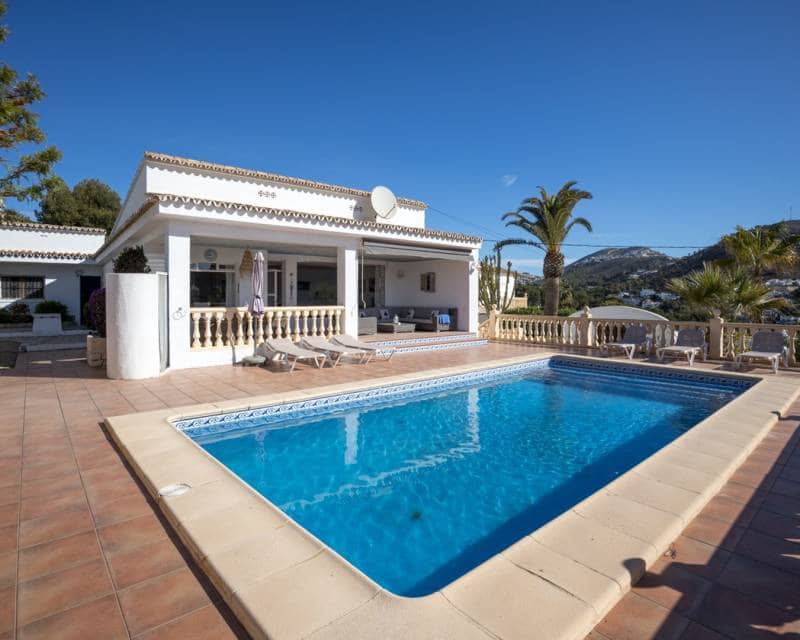 4 slaapkamer Villa te koop in Moraira met zwembad - € 825.000 (Ref: 9256208)