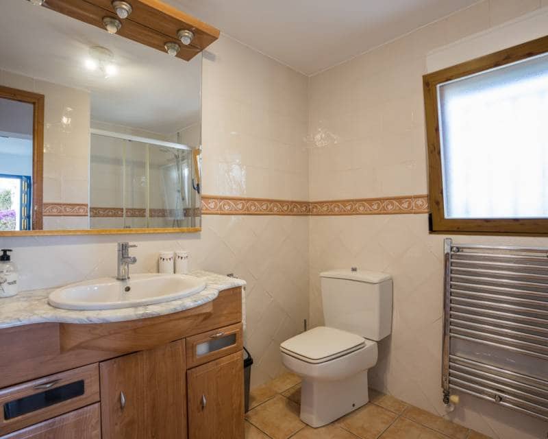 4 slaapkamer Villa te koop in Moraira met zwembad - € 825.000 (Ref: 9256208)