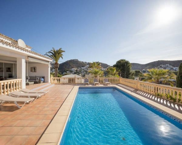 4 slaapkamer Villa te koop in Moraira, Teulada-Moraira met zwembad - € 825.000 (Ref: 9256208)