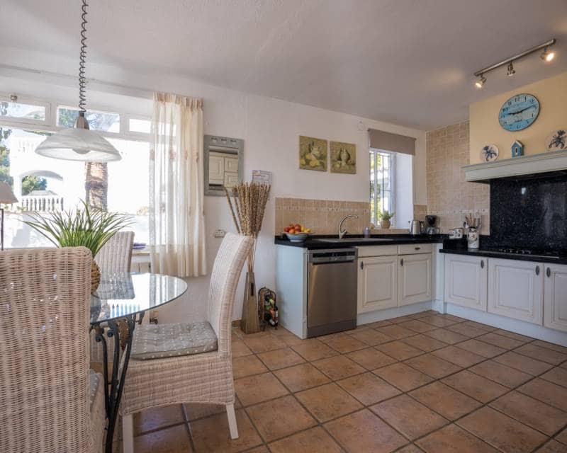 4 slaapkamer Villa te koop in Moraira met zwembad - € 825.000 (Ref: 9256208)