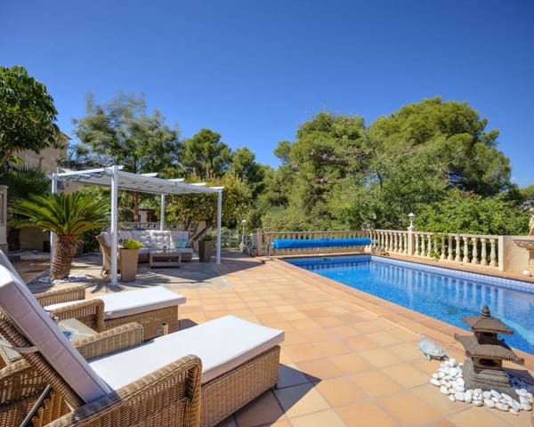 4 soverom Villa til salgs i Moraira, Teulada-Moraira med svømmebasseng garasje - € 795 000 (Ref: 9256209)