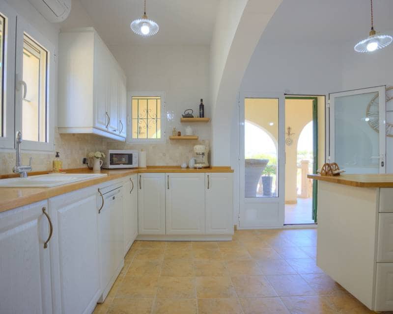 4 soverom Villa til salgs i Moraira med svømmebasseng garasje - € 795 000 (Ref: 9256209)