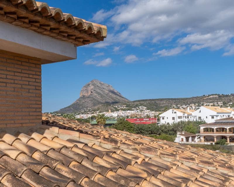 4 makuuhuone Rivitalo myytävänä paikassa Javea / Xabia mukana uima-altaan 
autotalli - 699 500 € (Ref: 9297857)