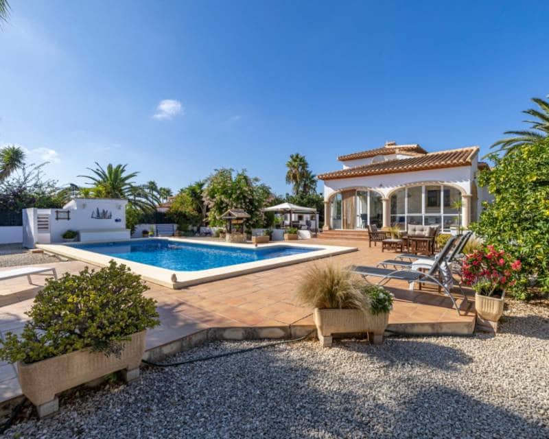 3 slaapkamer Villa te koop in Javea / Xabia met zwembad - € 669.000 (Ref: 9297860)