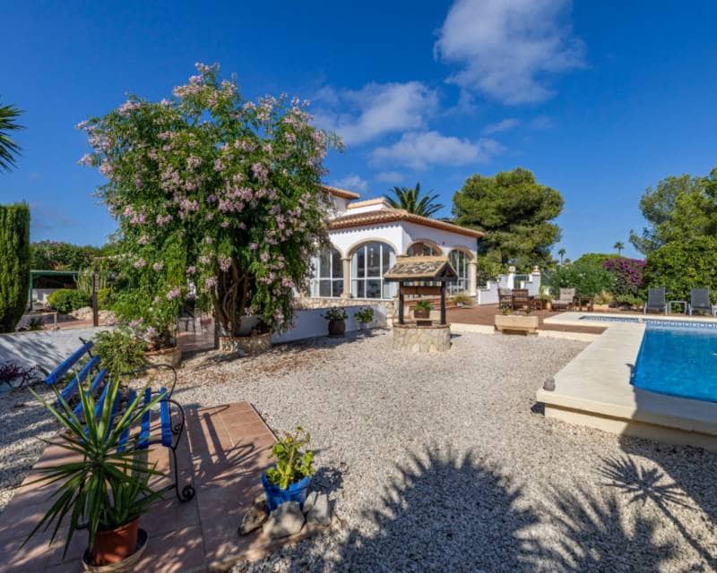 3 slaapkamer Villa te koop in Javea / Xabia met zwembad - € 669.000 (Ref: 9297860)