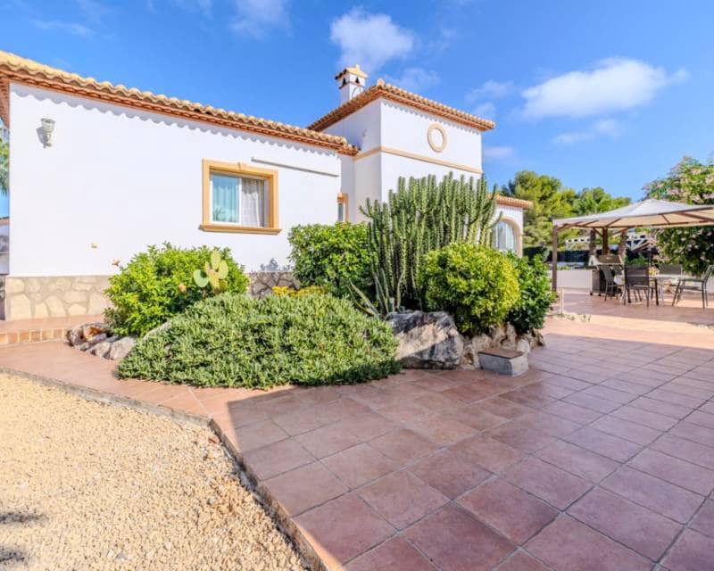 3 slaapkamer Villa te koop in Javea / Xabia met zwembad - € 669.000 (Ref: 9297860)