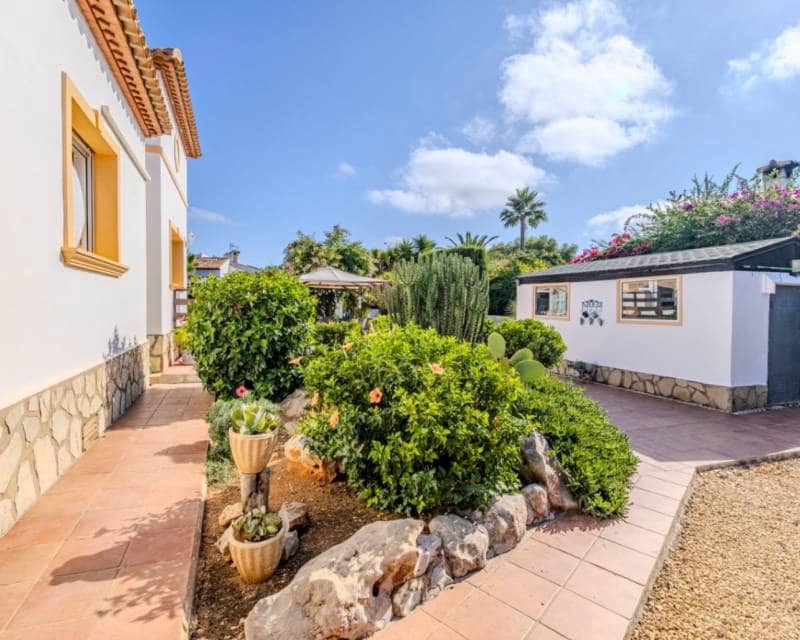 3 slaapkamer Villa te koop in Javea / Xabia met zwembad - € 669.000 (Ref: 9297860)