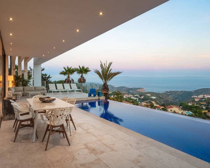 Chalet de 4 habitaciones en Benitachell / Benitatxell en venta con piscina - 2.795.000 € (Ref: 9301491)