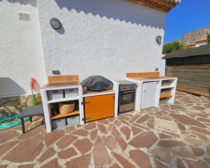 3 bedroom Villa for sale in Javea / Xabia with pool - € 795,000 (Ref: 9301778)