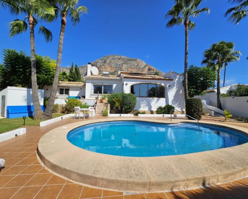 3 bedroom Villa for sale in Javea / Xabia with pool - € 795,000 (Ref: 9301778)