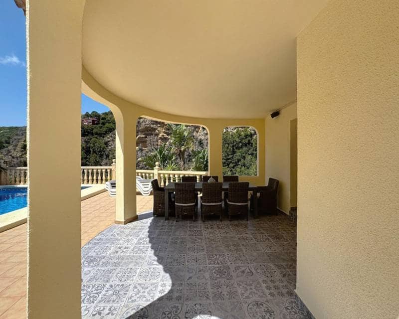 5 slaapkamer Villa te koop in Benitachell / Benitatxell met zwembad - € 725.000 (Ref: 9325443)