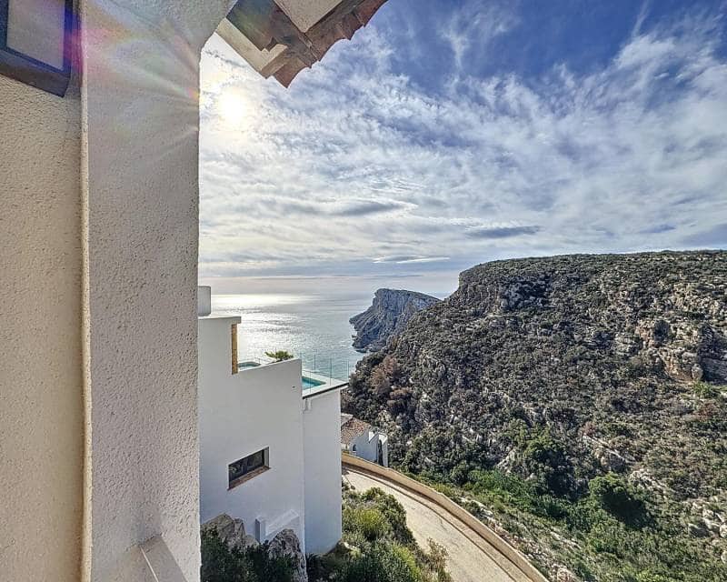 2 soveværelse Villa til salg i Benitachell / Benitatxell med swimmingpool - € 299.000 (Ref: 9340080)