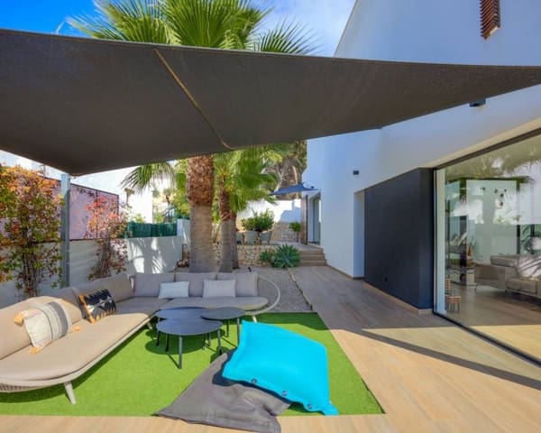 Chalet de 3 habitaciones en Moraira, Teulada-Moraira en venta con piscina garaje - 1.175.000 € (Ref: 9348560)