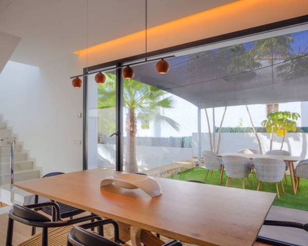 Chalet de 3 habitaciones en Moraira, Teulada-Moraira en venta con piscina garaje - 1.175.000 € (Ref: 9348560)