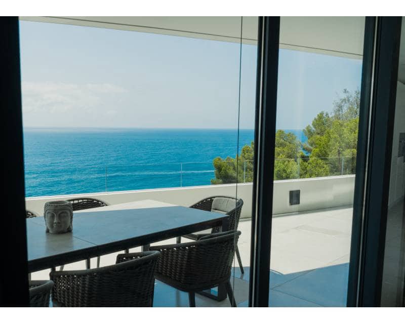 3 soveværelse Villa til salg i Ambolo med swimmingpool garage - € 4.250.000 (Ref: 9357609)