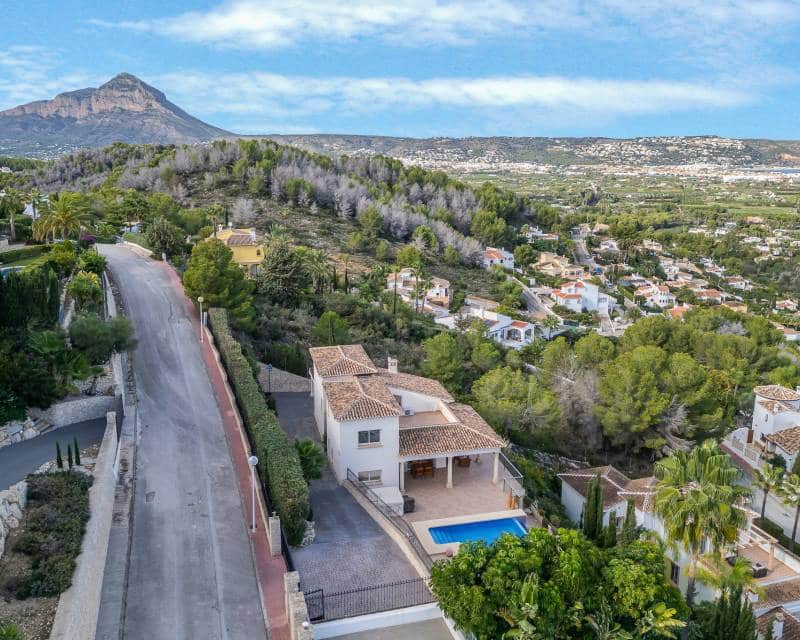 6 makuuhuone Huvila myytävänä paikassa Javea / Xabia mukana uima-altaan - 1 650 000 € (Ref: 9363191)