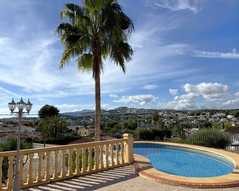 3 slaapkamer Villa te koop in Moraira met zwembad garage - € 550.000 (Ref: 9386287)