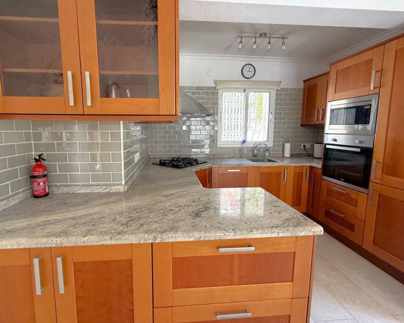 3 slaapkamer Villa te koop in Moraira met zwembad garage - € 550.000 (Ref: 9386287)