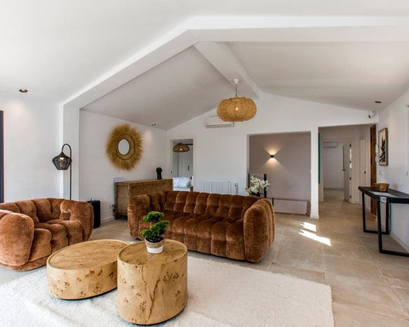 4 bedroom Villa for sale in Benissa with pool - € 1,650,000 (Ref: 9386290)