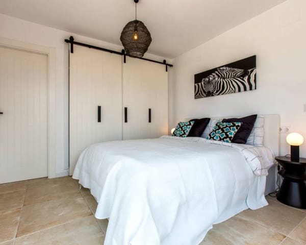 4 bedroom Villa for sale in Benissa with pool - € 1,650,000 (Ref: 9386290)