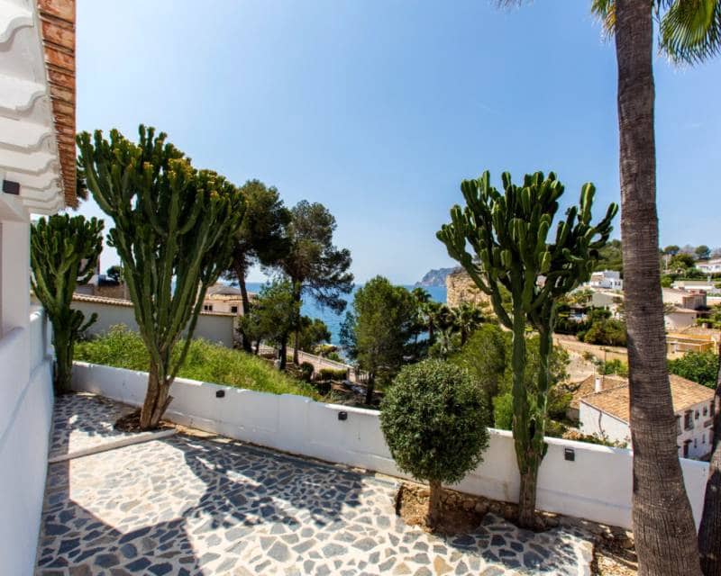 4 bedroom Villa for sale in Benissa with pool - € 1,650,000 (Ref: 9386290)