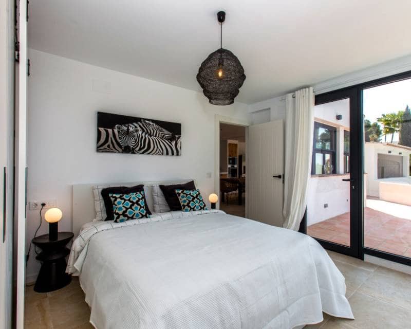 4 bedroom Villa for sale in Benissa with pool - € 1,650,000 (Ref: 9386290)
