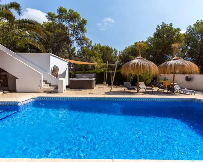 Chalet de 4 habitaciones en Benissa en venta con piscina - 895.000 € (Ref: 9386292)