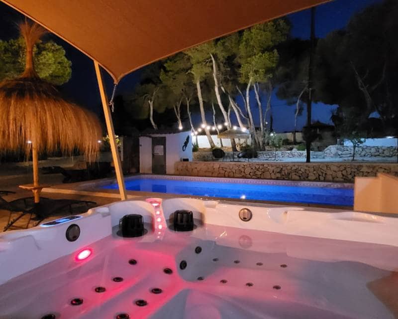 Chalet de 4 habitaciones en Benissa en venta con piscina - 895.000 € (Ref: 9386292)