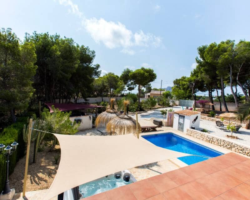 Chalet de 4 habitaciones en Benissa en venta con piscina - 895.000 € (Ref: 9386292)