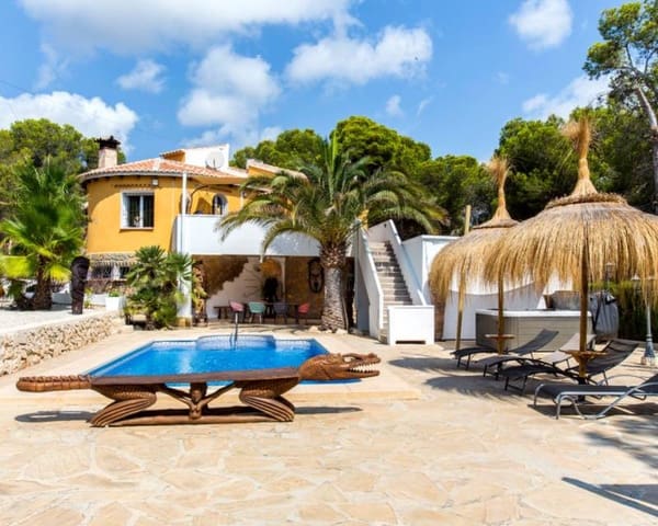 4 quarto Moradia para venda em Benissa com piscina - 895 000 € (Ref: 9386292)