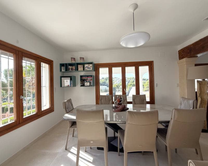 5 soveværelse Villa til salg i Moraira med swimmingpool - € 1.300.000 (Ref: 9401740)