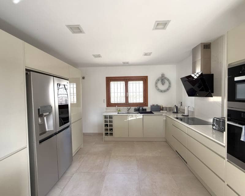 5 soveværelse Villa til salg i Moraira med swimmingpool - € 1.300.000 (Ref: 9401740)