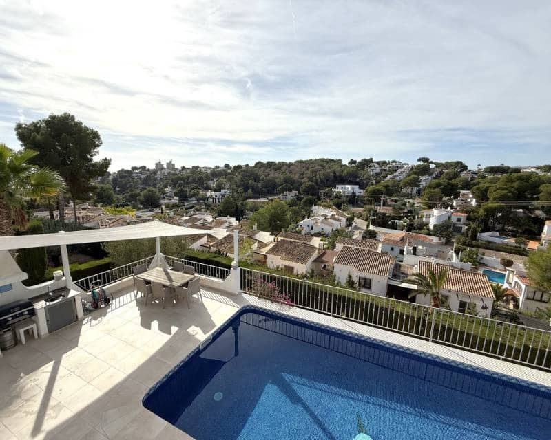 5 soveværelse Villa til salg i Moraira med swimmingpool - € 1.300.000 (Ref: 9401740)