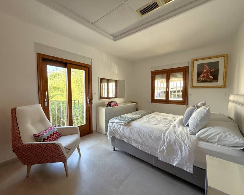 5 soveværelse Villa til salg i Moraira med swimmingpool - € 1.300.000 (Ref: 9401740)