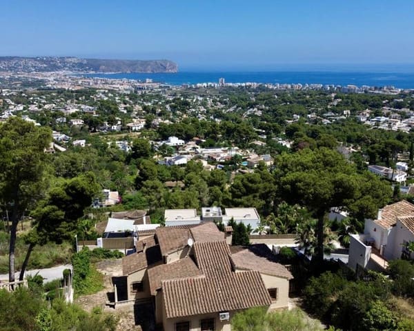 4 soveværelse Villa til salg i Adsubia, Javea / Xàbia med garage - € 1.350.000 (Ref: 9427548)