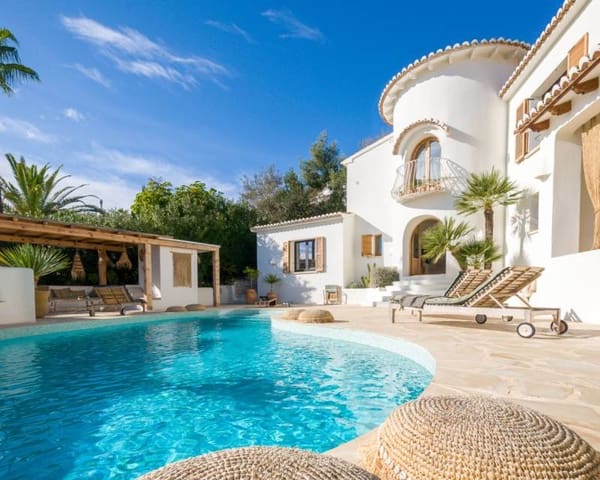 4 soveværelse Villa til salg i Moraira, Teulada-Moraira med swimmingpool - € 2.175.000 (Ref: 9457737)