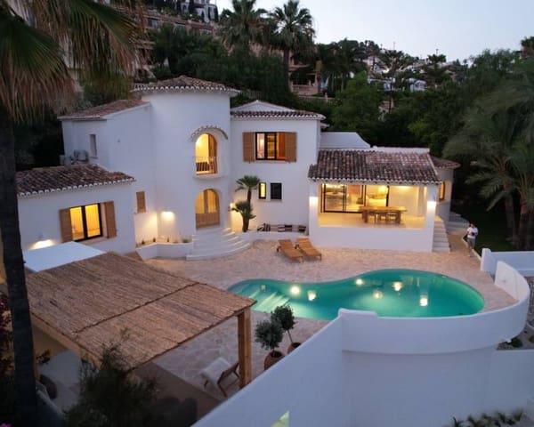 4 soveværelse Villa til salg i Moraira, Teulada-Moraira med swimmingpool - € 2.175.000 (Ref: 9457737)