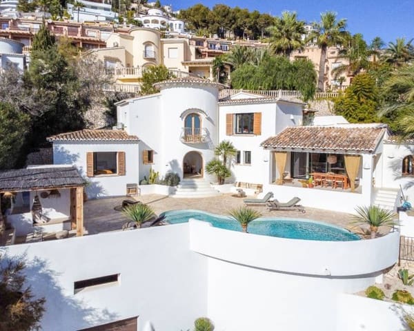 4 soveværelse Villa til salg i Moraira, Teulada-Moraira med swimmingpool - € 2.175.000 (Ref: 9457737)