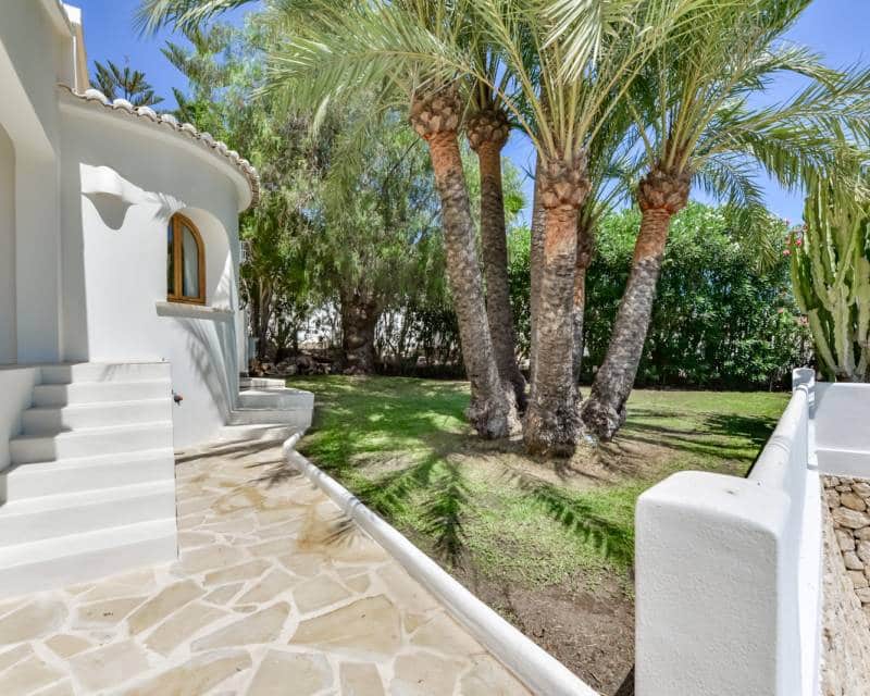 4 soveværelse Villa til salg i Moraira med swimmingpool - € 2.175.000 (Ref: 9457737)