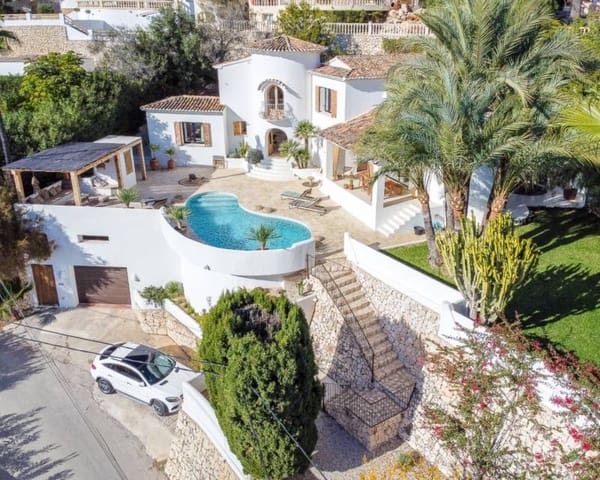 4 soveværelse Villa til salg i Moraira, Teulada-Moraira med swimmingpool - € 2.175.000 (Ref: 9457737)