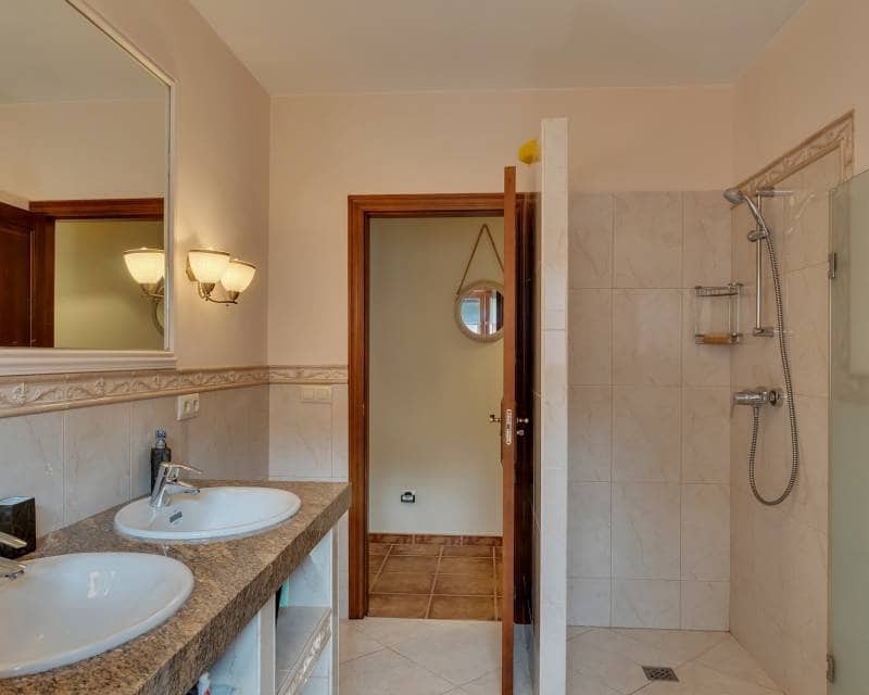 4 sypialnia Willa na sprzedaż w Denia z basenem garażem - 1 250 000 € (Ref: 9457739)