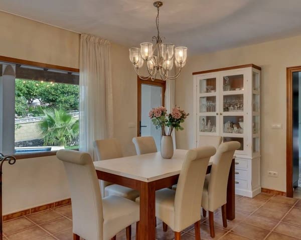 4 sypialnia Willa na sprzedaż w Dénia z basenem garażem - 1 250 000 € (Ref: 9457739)