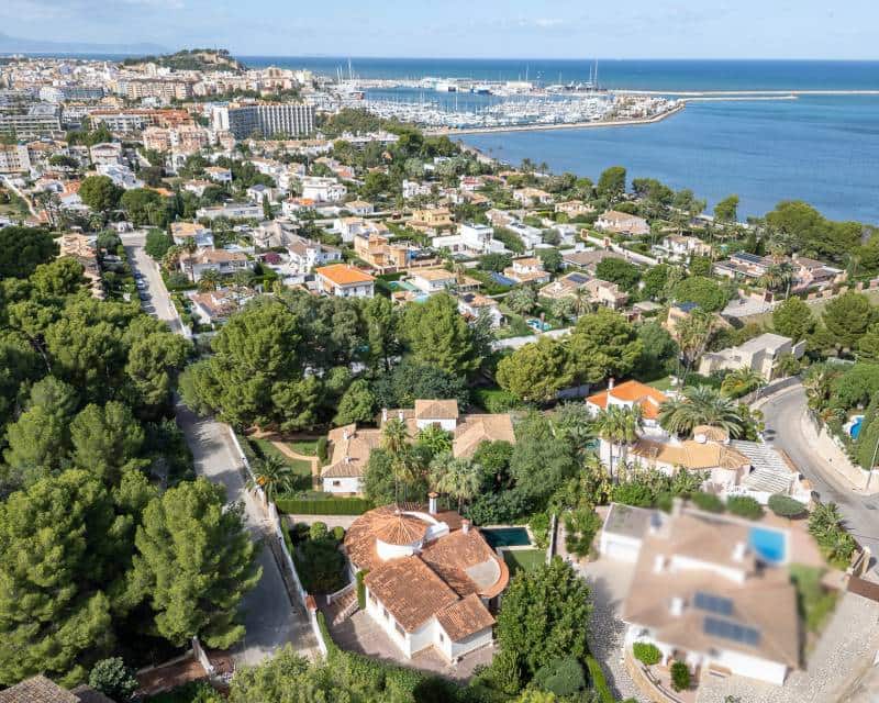 4 sypialnia Willa na sprzedaż w Denia z basenem garażem - 1 250 000 € (Ref: 9457739)