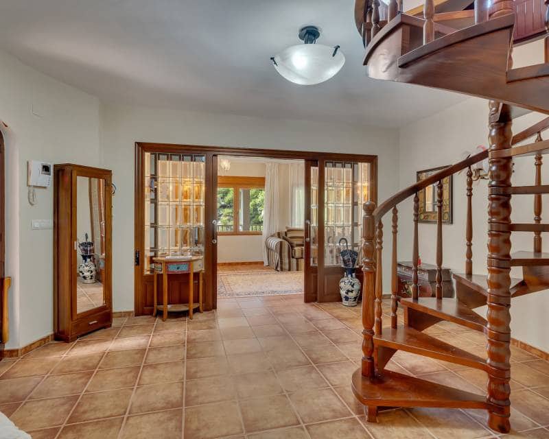 4 sypialnia Willa na sprzedaż w Denia z basenem garażem - 1 250 000 € (Ref: 9457739)