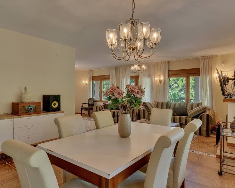 4 sypialnia Willa na sprzedaż w Denia z basenem garażem - 1 250 000 € (Ref: 9457739)