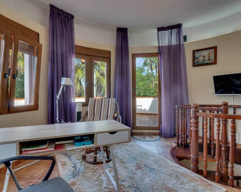 4 sypialnia Willa na sprzedaż w Denia z basenem garażem - 1 250 000 € (Ref: 9457739)