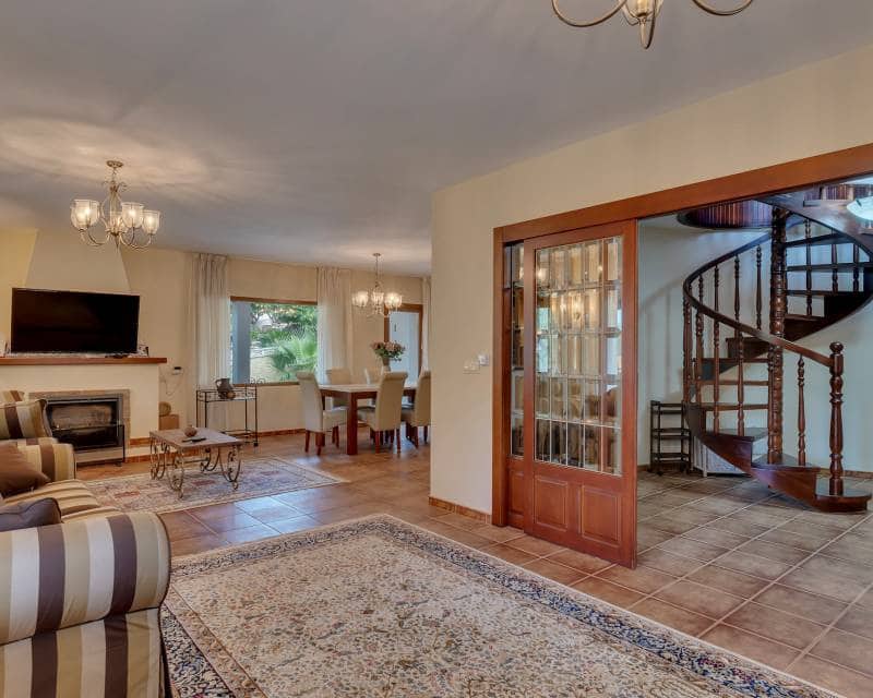 4 sypialnia Willa na sprzedaż w Denia z basenem garażem - 1 250 000 € (Ref: 9457739)