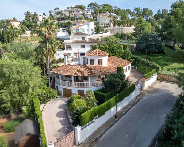 4 sypialnia Willa na sprzedaż w Dénia z basenem garażem - 1 250 000 € (Ref: 9457739)